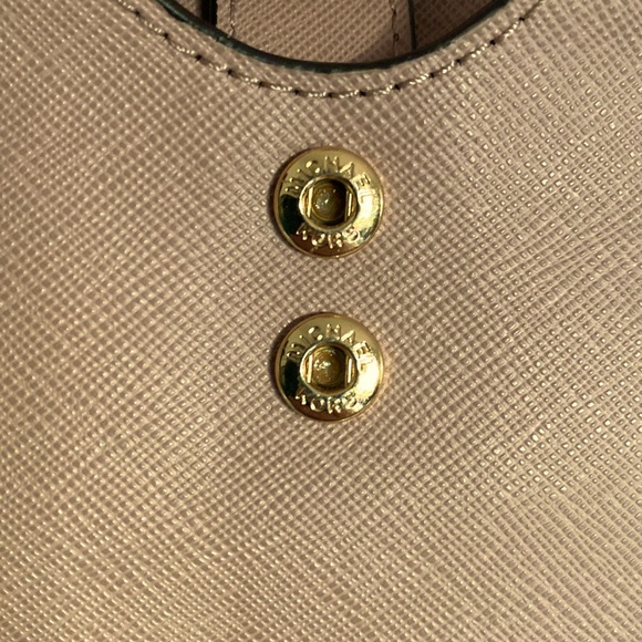 Michael Kors Jet Set Wristlet - Picture 8 of 13